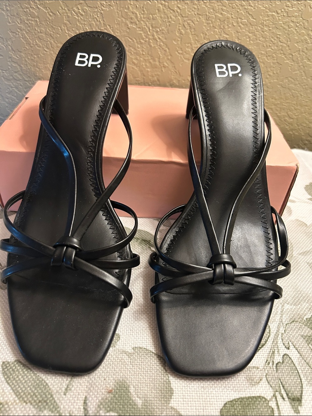 bp Black Knotted Strap Mid Block Heel Sandals Size 8.5